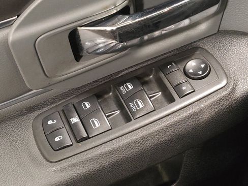 Used 2021 RAM 1500 Classic SLT AWD/4WD image 27