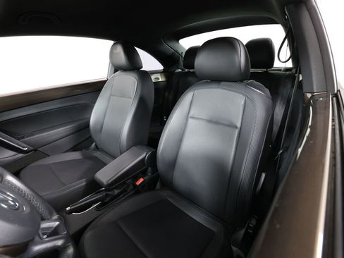 Used 2012 Volkswagen Beetle 2.5 FWD image 11