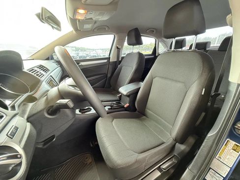 Used 2017 Volkswagen Passat 1.8T S image 13