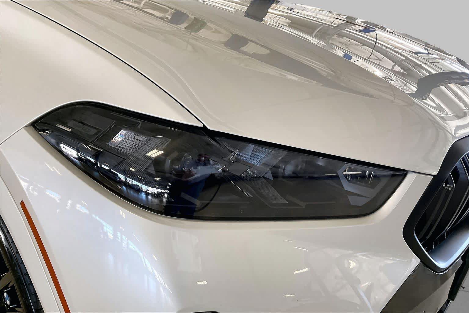 Used 2025 BMW X6 M60i AWD/4WD image 25