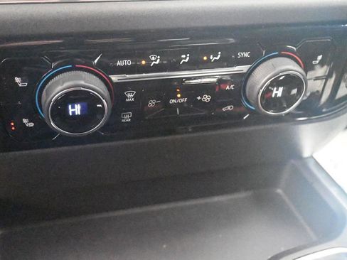 Used 2024 Chevrolet Silverado 1500 LT Trail Boss w/ Convenience Package II image 32