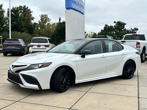 Used 2024 Toyota Camry XSE w/ Navigation Package image 28