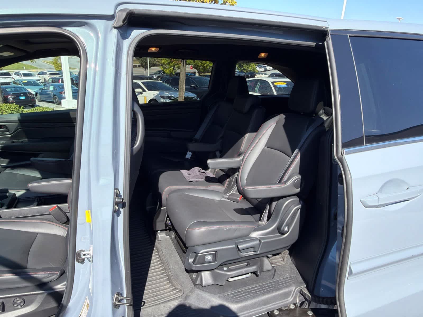 Used 2024 Honda Odyssey Sport image 17