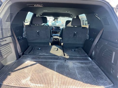 Used 2026 Chevrolet Traverse LT w/ LPO, Floor Liner Package FWD image 8