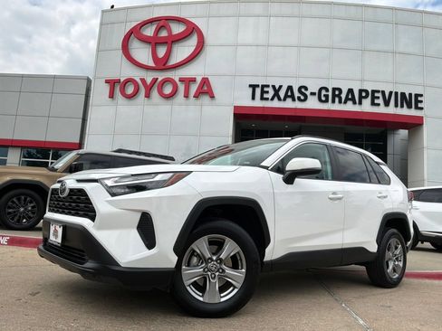 Used 2025 Toyota RAV4 XLE FWD image 2
