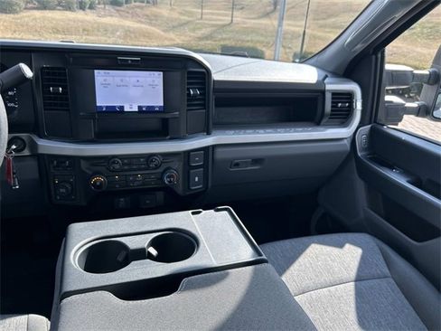 Used 2025 Ford F250 XL w/ STX Appearance Package image 17