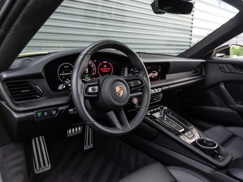 Certified 2025 Porsche 911 Carrera 4 GTS AWD/4WD image 4