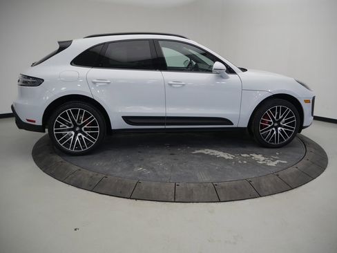 Certified 2023 Porsche Macan S image 8