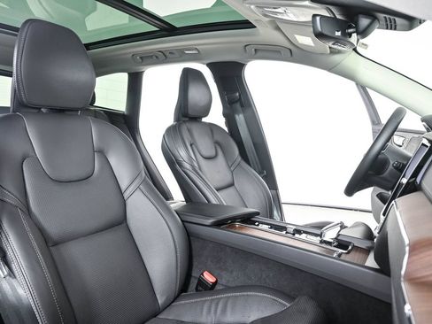 Certified 2024 Volvo XC60 T8 Ultimate w/ Protection Package Premier AWD/4WD image 25