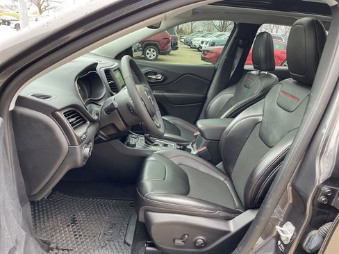 Used 2022 Jeep Cherokee Trailhawk w/ Sun, Sound & Nav Group image 8