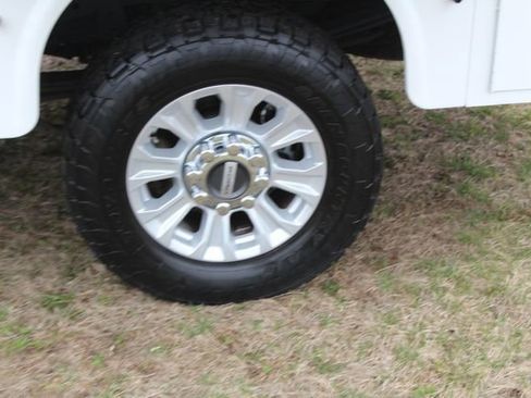 Used 2022 Ford F250 XL w/ STX Appearance Package AWD/4WD image 23