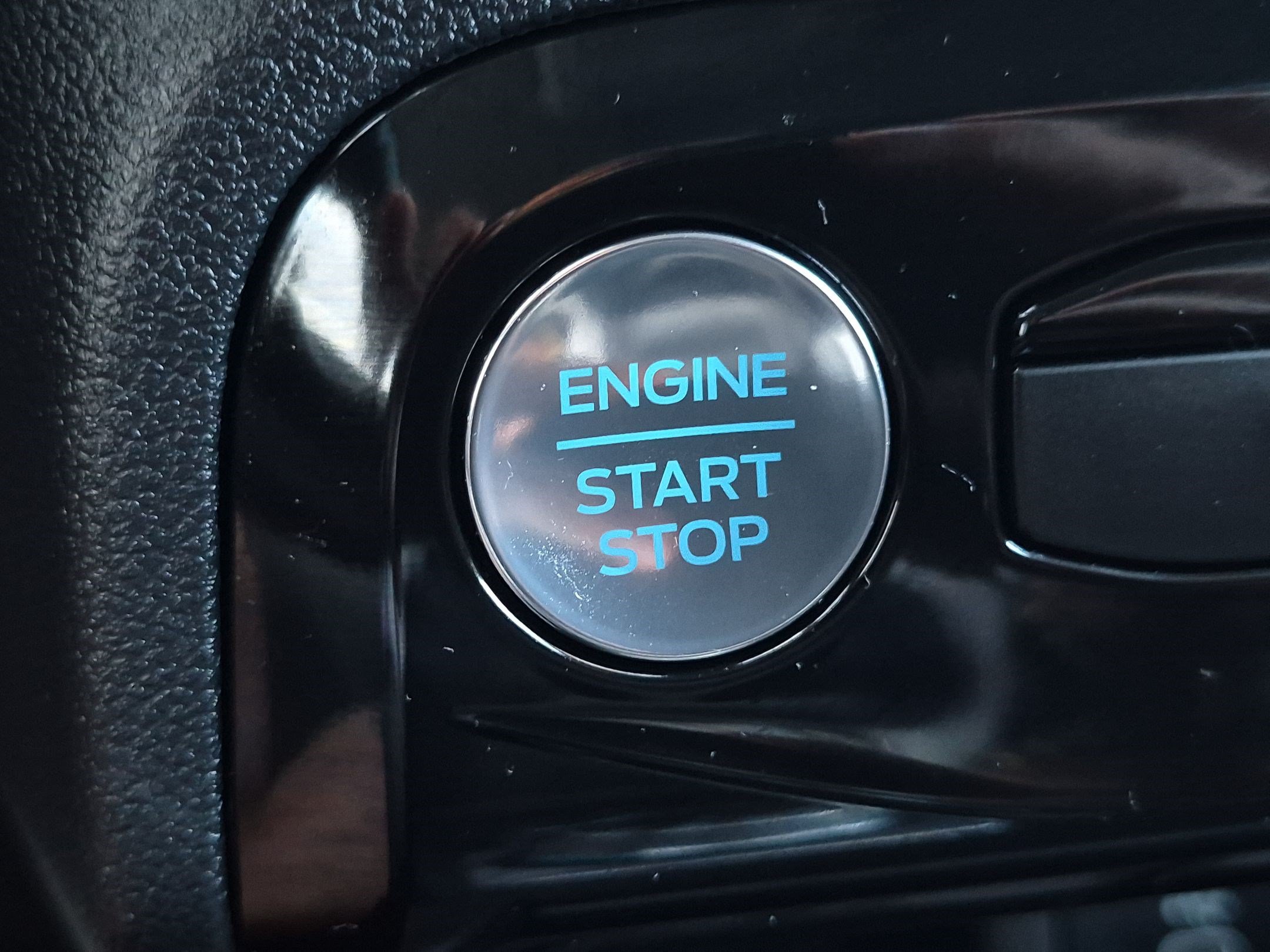 Used 2025 Ford Escape Platinum AWD/4WD image 22