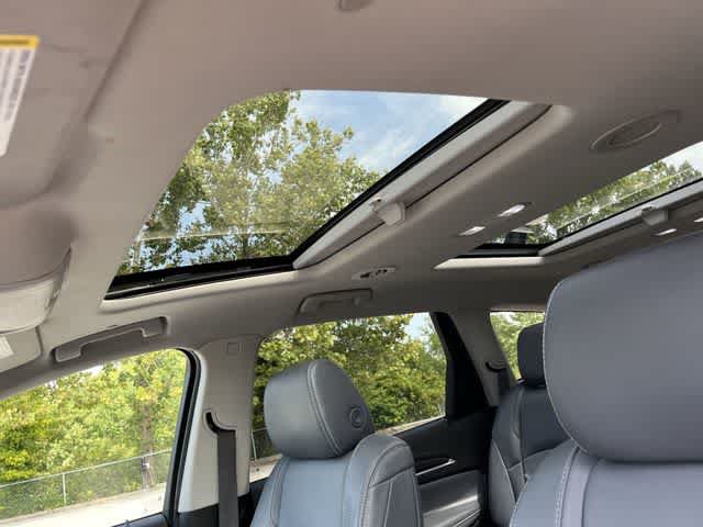 Used 2018 Buick Enclave Premium w/ Trailering Package AWD/4WD image 16