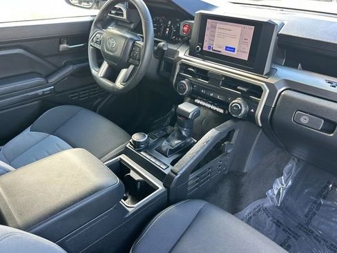 Used 2024 Toyota Tacoma TRD Sport image 17