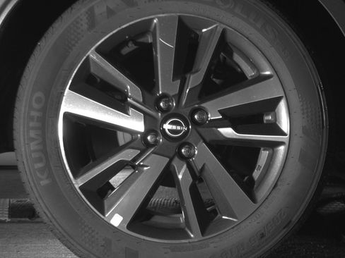 Used 2025 Nissan Versa SV FWD image 15