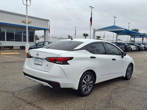 Used 2024 Nissan Versa S w/ S Plus Package image 2