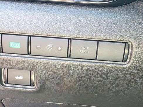 Used 2021 Nissan Sentra SV FWD image 9