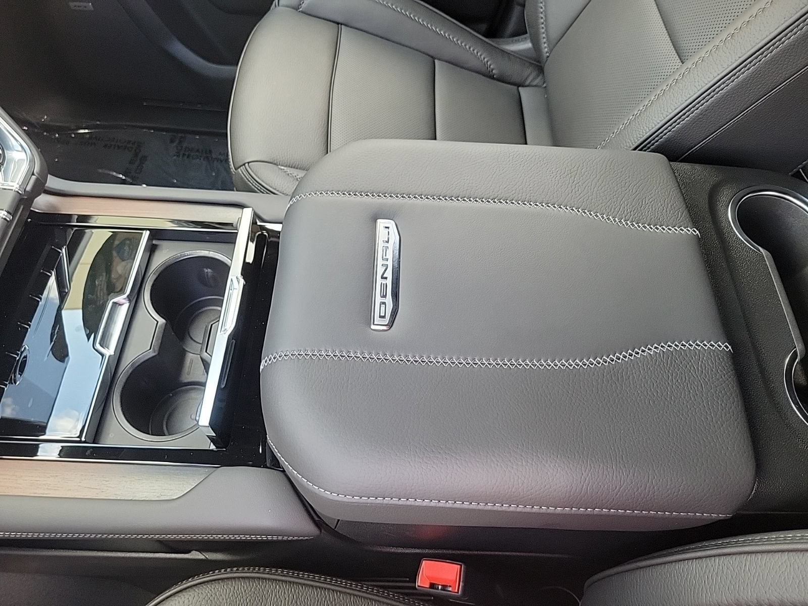 New 2026 GMC Yukon Denali w/ Denali Reserve Package AWD/4WD image 20