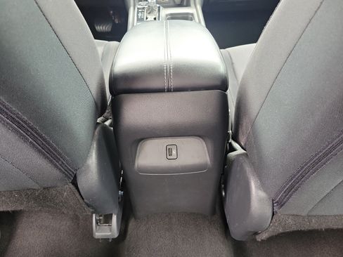 Used 2024 Nissan Sentra SV FWD image 11