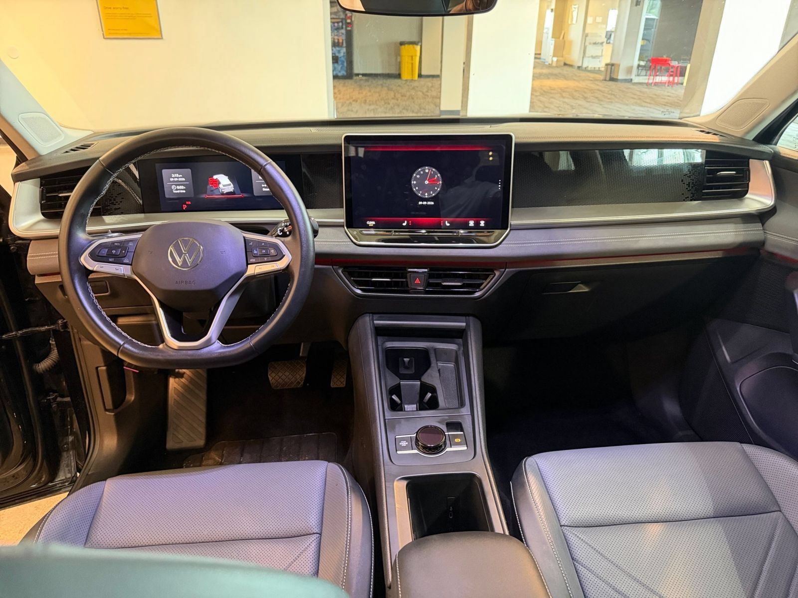 Used 2026 Volkswagen Tiguan SE FWD image 33