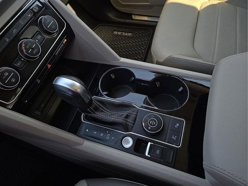 Used 2021 Volkswagen Atlas SEL Premium image 21