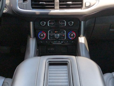 Used 2021 Chevrolet Tahoe Z71 AWD/4WD image 17