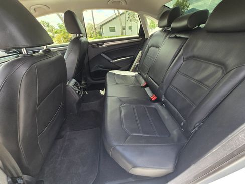 Used 2017 Volkswagen Passat 1.8T SE FWD image 26