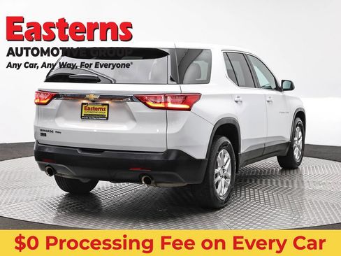 Used 2021 Chevrolet Traverse LS AWD/4WD image 5