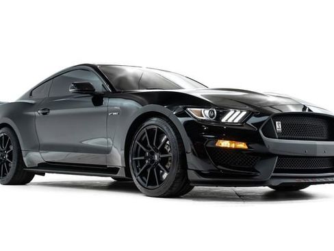 Used 2018 Ford Mustang Shelby GT350 w/ Convenience Package image 6