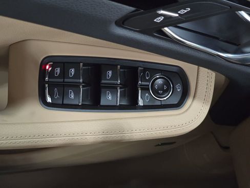 New 2026 Porsche Macan image 21