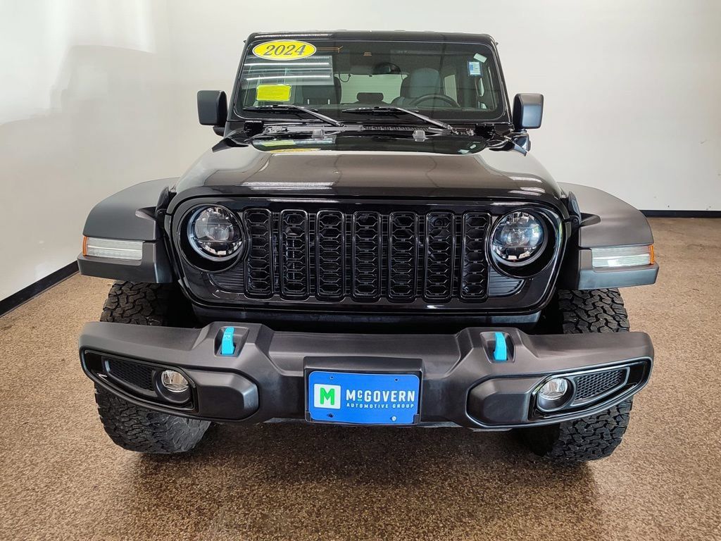 Used 2024 Jeep Wrangler Unlimited AWD/4WD image 8