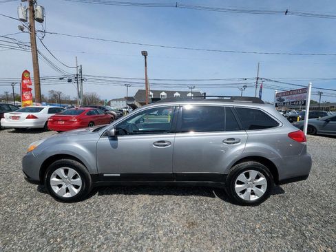 Used 2011 Subaru Outback 2.5i Premium w/ All-Weather Pkg image 8