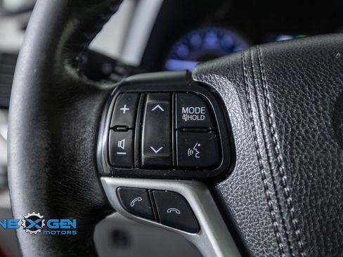Used 2019 Toyota Sienna XLE w/ XLE Navigation Package AWD/4WD image 14