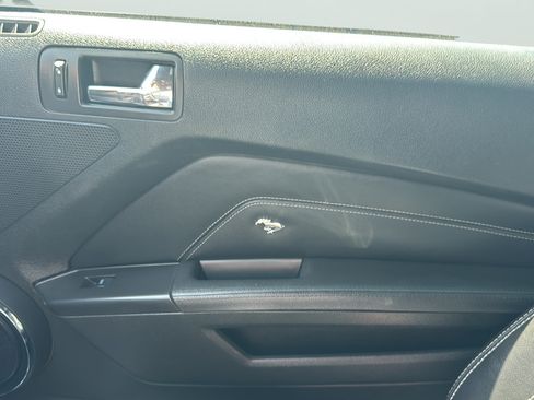 Used 2013 Ford Mustang GT Premium w/ Electronics Pkg RWD image 17