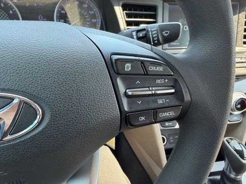 Used 2019 Hyundai Elantra SEL FWD image 15