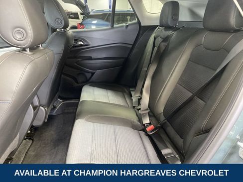 Used 2025 Chevrolet Trax LT FWD image 33