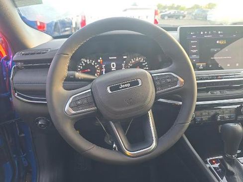 Used 2026 Jeep Compass Limited AWD/4WD image 8