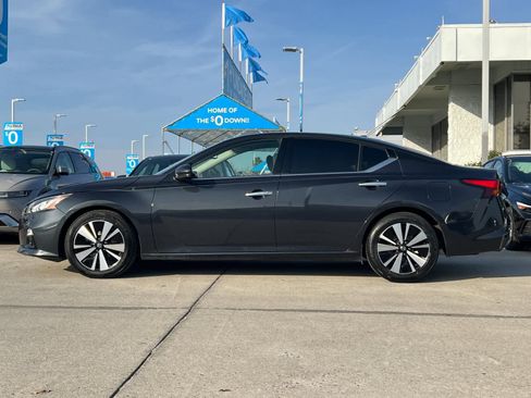 Used 2019 Nissan Altima 2.5 SV image 4
