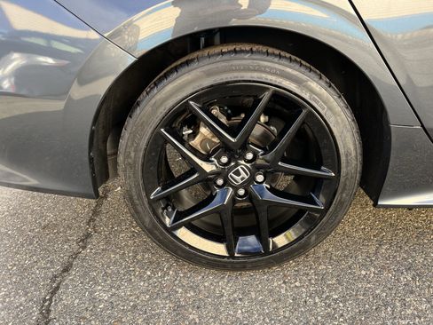 Used 2023 Honda Civic Sport image 8