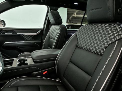 New 2026 GMC Acadia Denali image 9