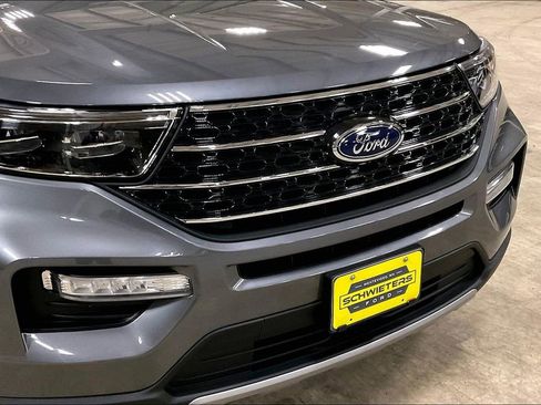 Certified 2022 Ford Explorer XLT w/ Equipment Group 202A AWD/4WD image 29