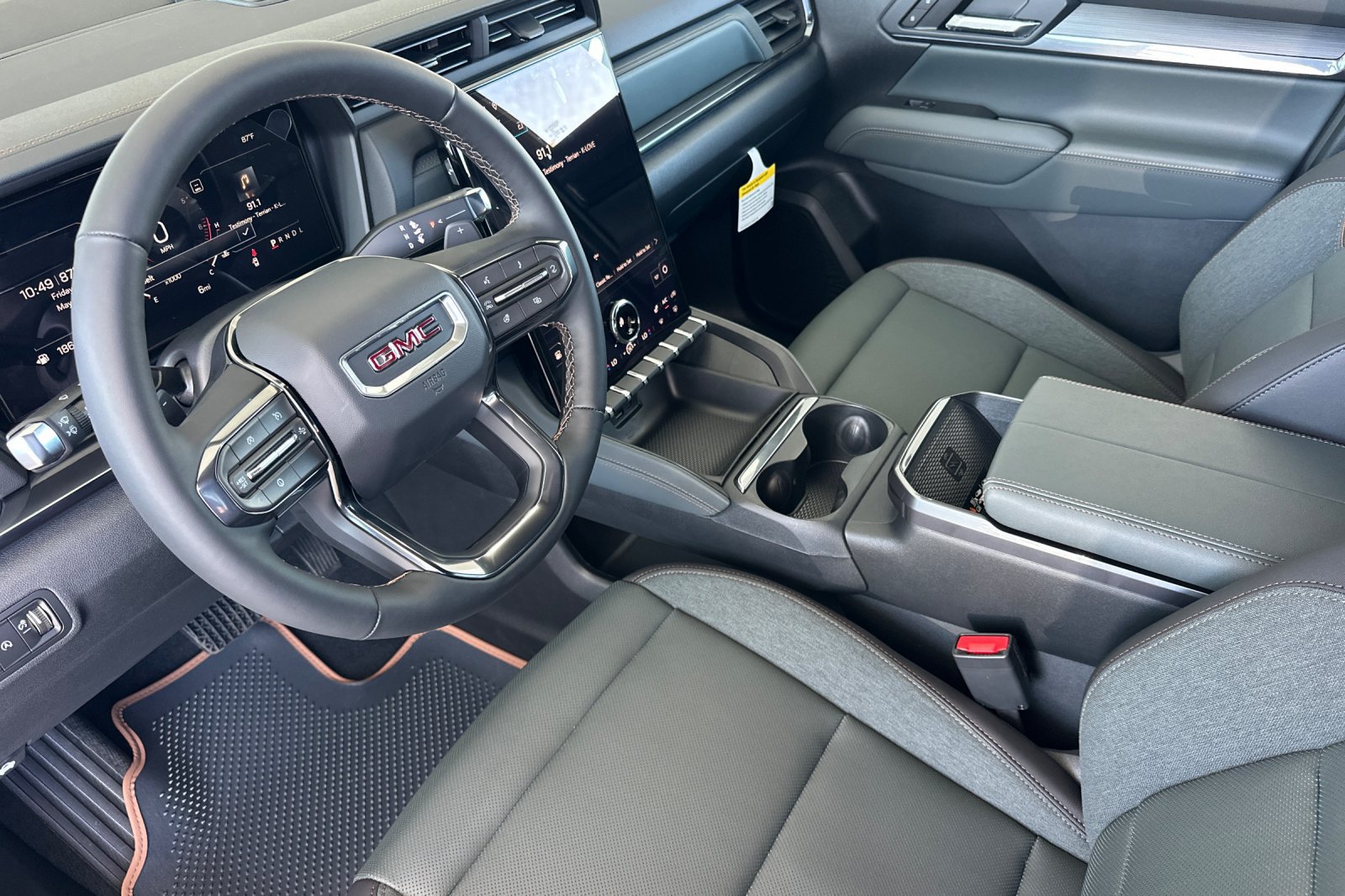 New 2026 GMC Terrain AT4 w/ Technology Package II AWD/4WD image 8