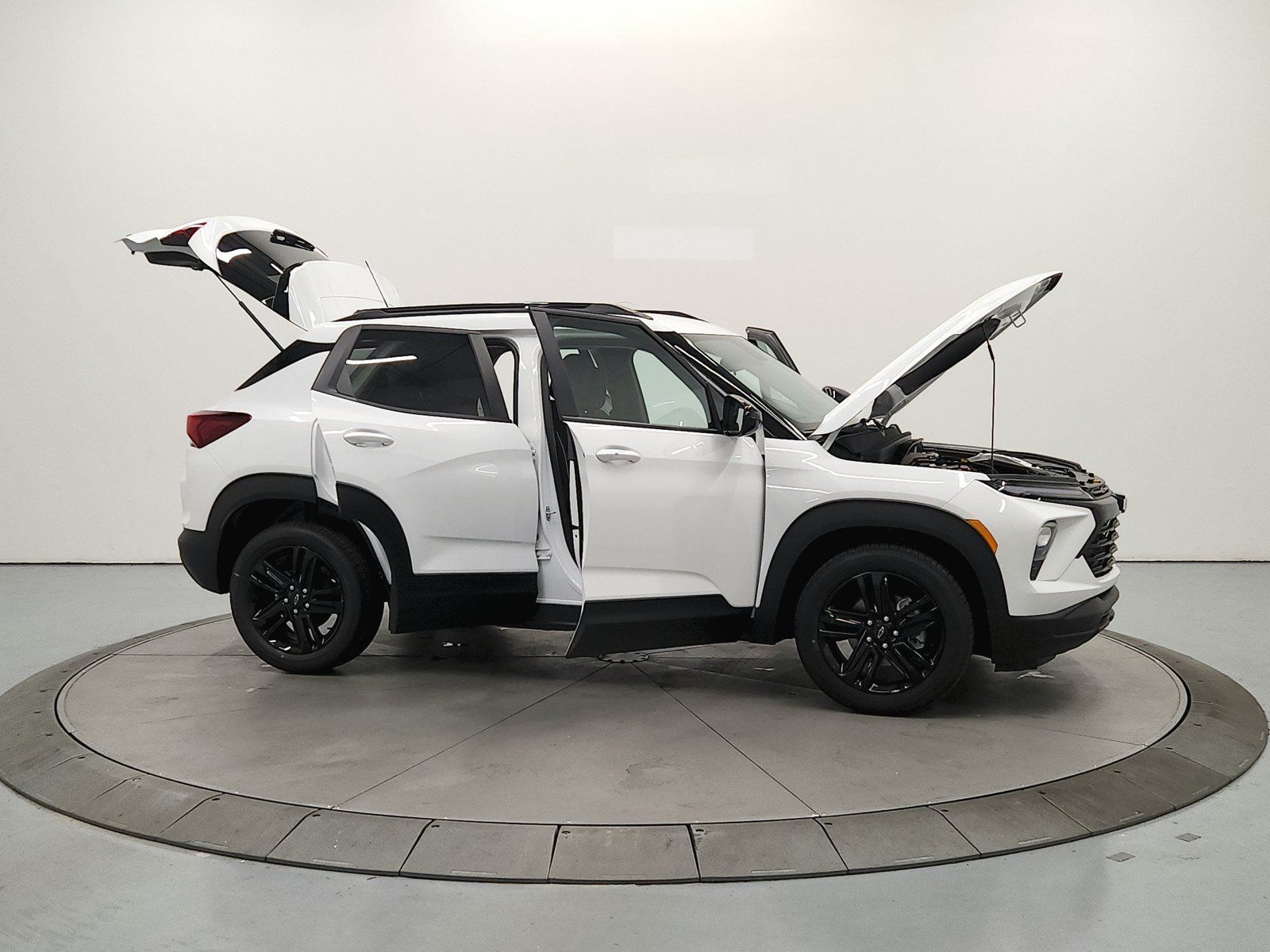 New 2026 Chevrolet TrailBlazer LT w/ Midnight Edition FWD image 17