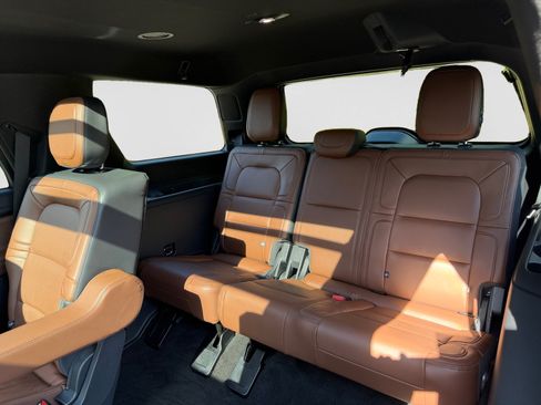 Used 2023 Lincoln Navigator Reserve AWD/4WD image 26
