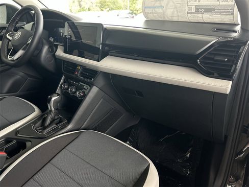 New 2026 Volkswagen Taos S image 31