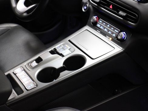 Used 2023 Hyundai Kona Limited image 11