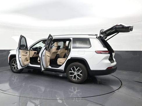 Used 2023 Jeep Grand Cherokee L Limited AWD/4WD image 31
