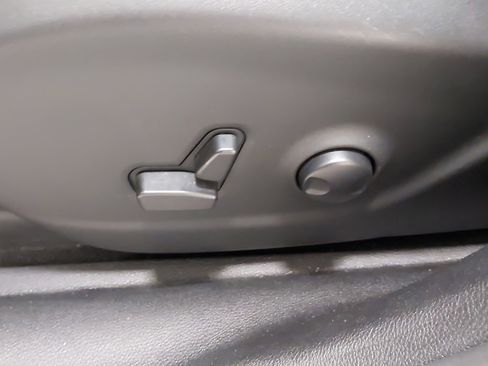 Used 2022 Jeep Cherokee Limited image 37