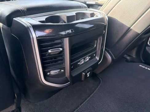 Used 2022 RAM 1500 Laramie AWD/4WD image 16