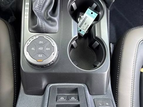 New 2026 Ford Bronco Outer Banks AWD/4WD image 32